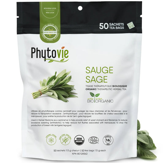 Tisane de sauge en 50 sachets sur fond blanc avec feuilles de sauge, plante naturelle reconnue pour soutenir la digestion, l’équilibre hormonal et le bien-être