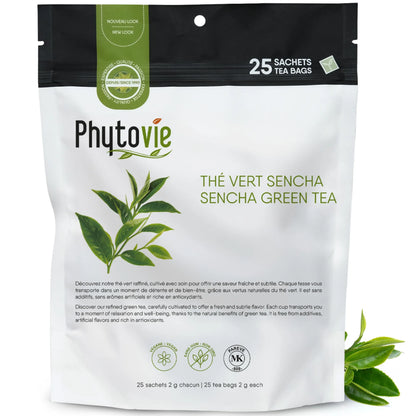 Thé vert Sencha en 25 sachets sur fond blanc avec feuilles de thé vert, infusion naturelle reconnue pour ses antioxydants et son effet revitalisant