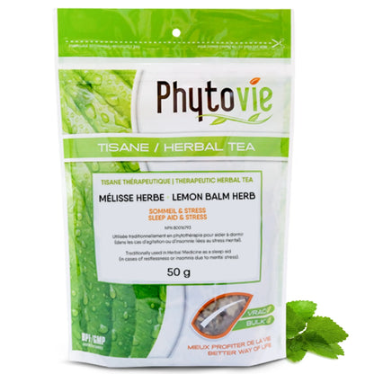 Tisane de mélisse biologique Phytovie en VRAC sur fond blanc, infusion naturelle utilisée traditionnellement pour le sommeil et la détente